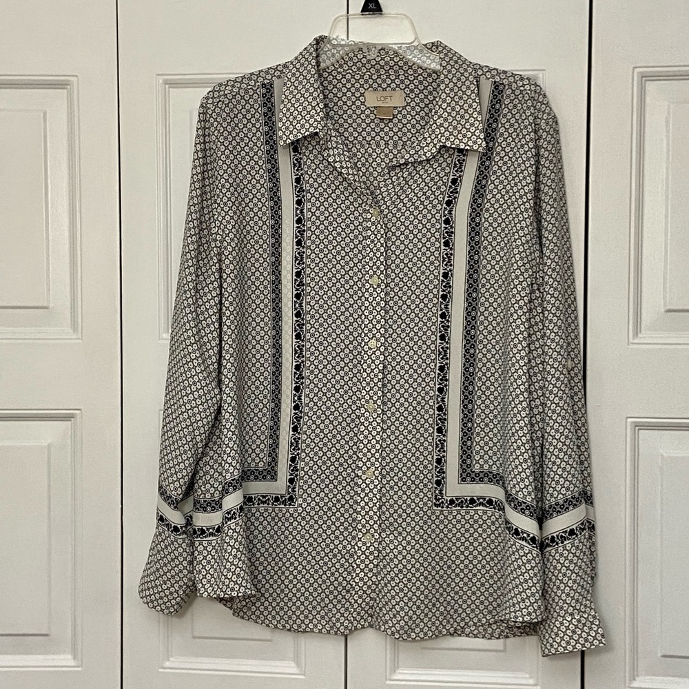 Loft Outlet, Patterned Button-up Blouse with convertible sleeves, Size XL